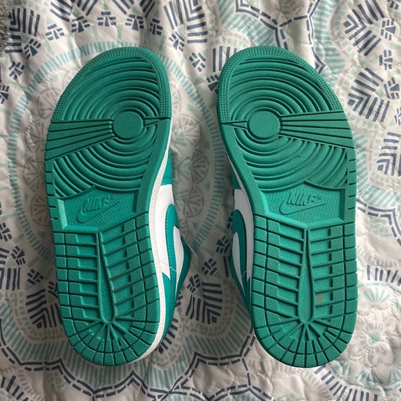 💚💚💚 WOMENS NEW EMERALD JORDAN LOWS 💚💚💚 - Picture 11 of 16